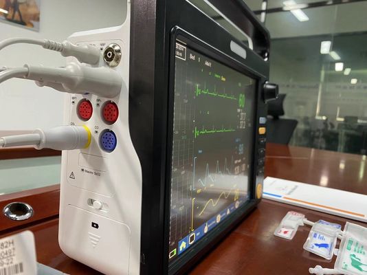 เครื่องตรวจจับปริมาตรหลายภาษาสําหรับสัตวแพทย์ พร้อม ECG NIBP SPO2 2Temp