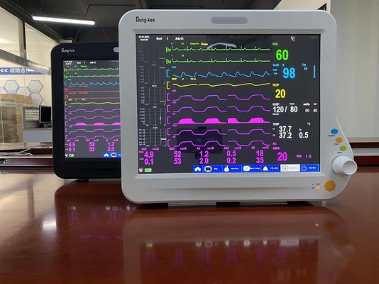 มอนิเตอร์หัวใจในห้อง ICU ของผู้ป่วยทารก