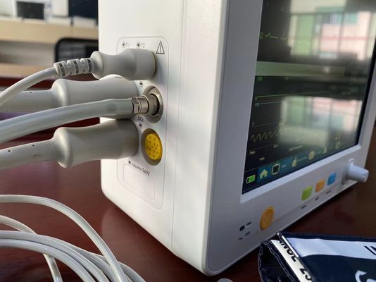 ติดตามผู้ป่วยแพทย์สัตว์แบบพกพา TFT LCD Screen พร้อม ECG SPO2 NIBP Temp Measurement
