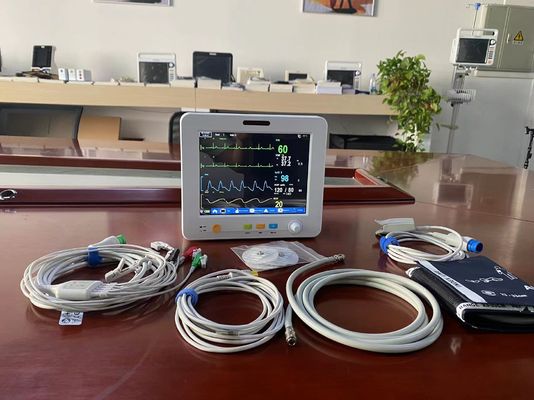 8.4 นิ้ว TFT LCD Screen Portable Vital Signs Monitor สําหรับ SPO2 NIBP Temp อีเคจ EtCO2