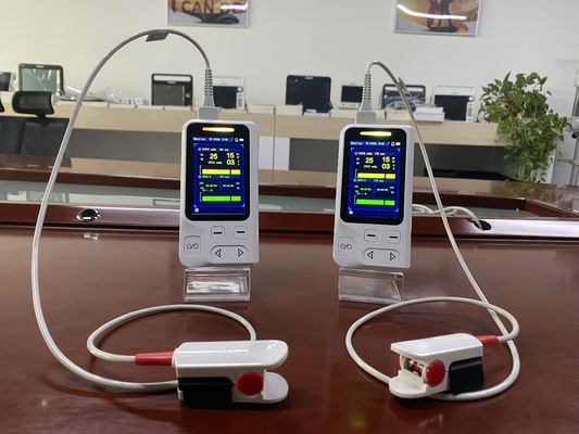 LCD Display มือถือวัตกรรมศาสตร์ Oximeter จันทน์สําหรับการติดตามสัตว์เลี้ยง / สัตว์